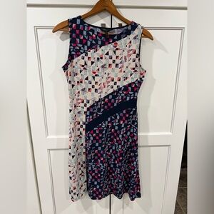 BCBGMaxAzria Sleeveless Geometric Print Dress in Navy and White